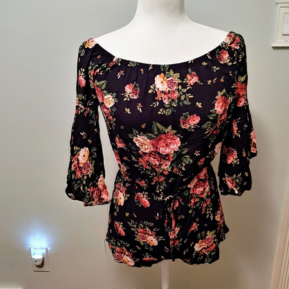 Flowery quarter sleeve romper